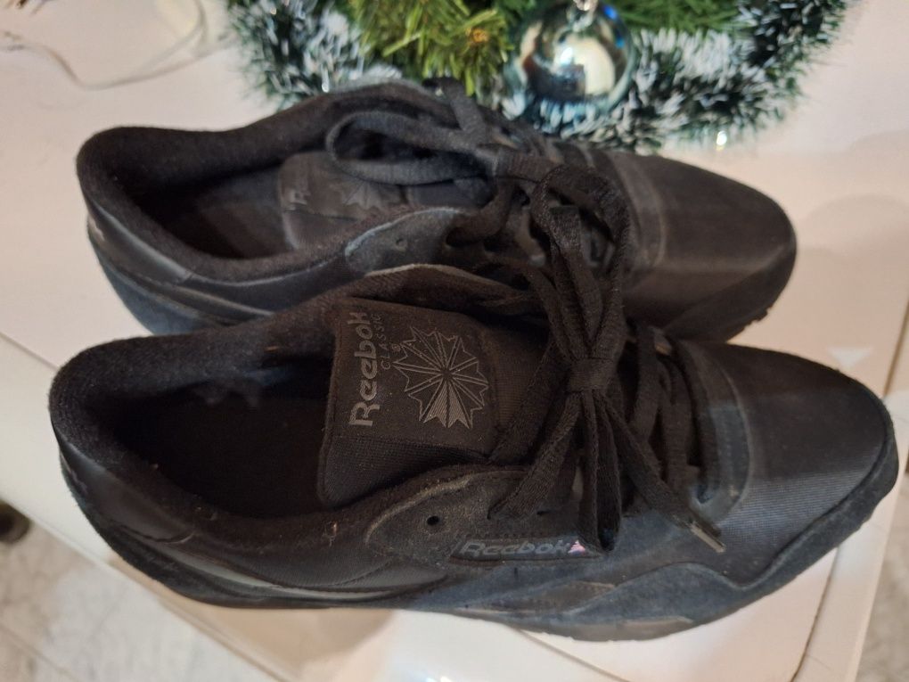 Продавам маратонки Reebok