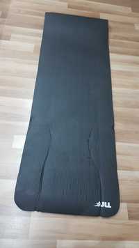 Постелка килим за йога
