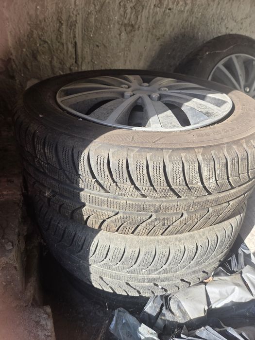 Anvelope cu jenti si capace 205/ 60/ R 16