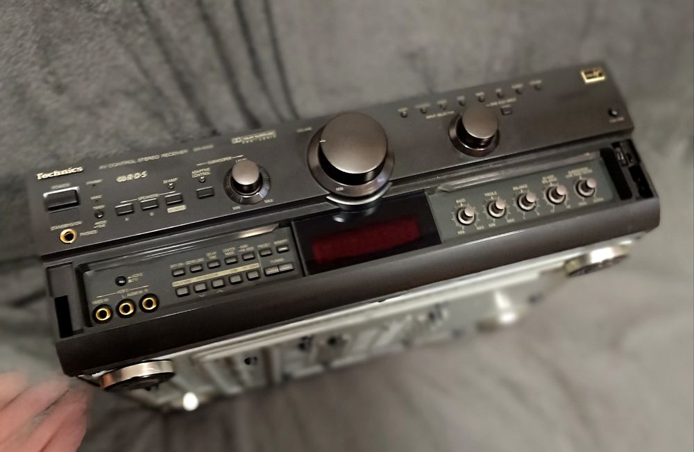 Technics SA-AX 6 - 5 * 100 W + 100 W / subwoofer.