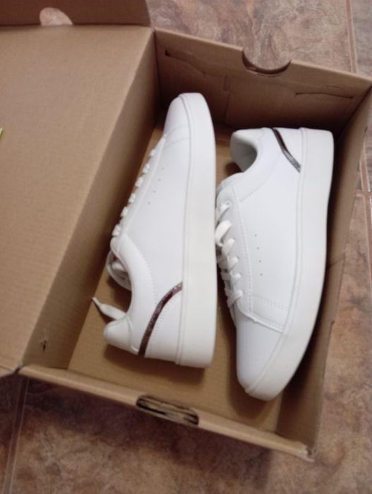 Маратонки 37 номер