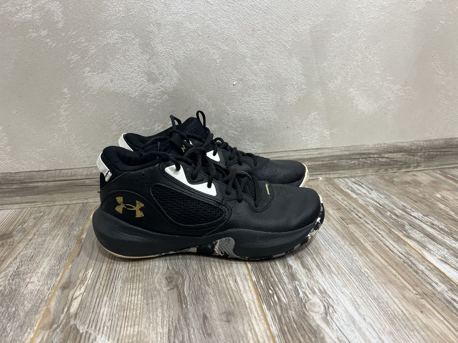 Обувки Under armour 40