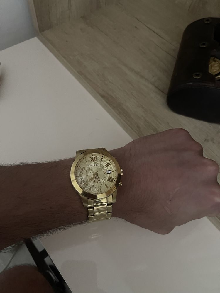 Мъжки часовник Guess – златен, добро състояние