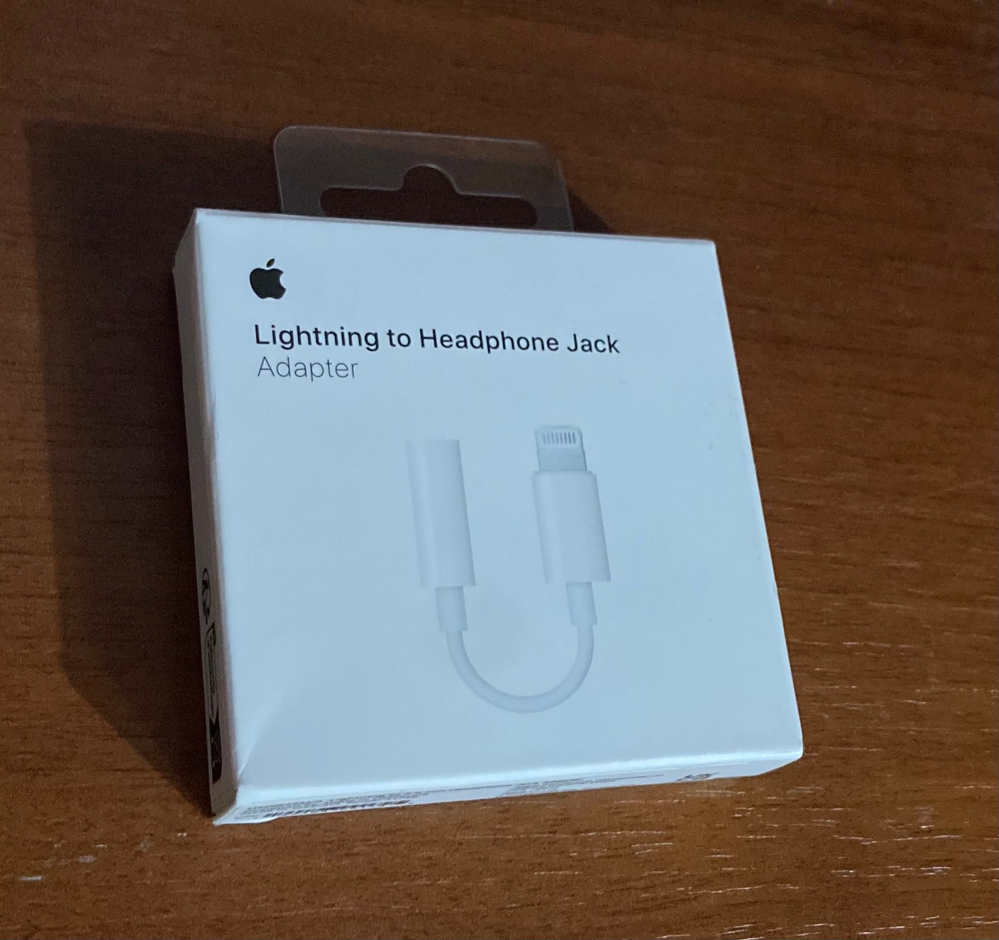 Переходник Apple Lightning - mini jack 3.5 мм