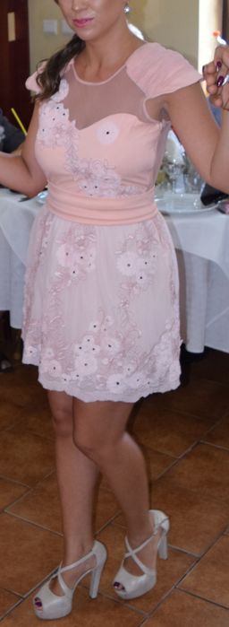 Rochie scurta roz deschis dantela