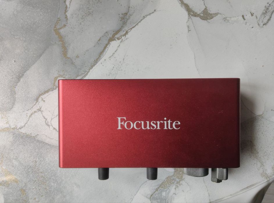 Звуковая карта Scarlet Focusrite 2i2