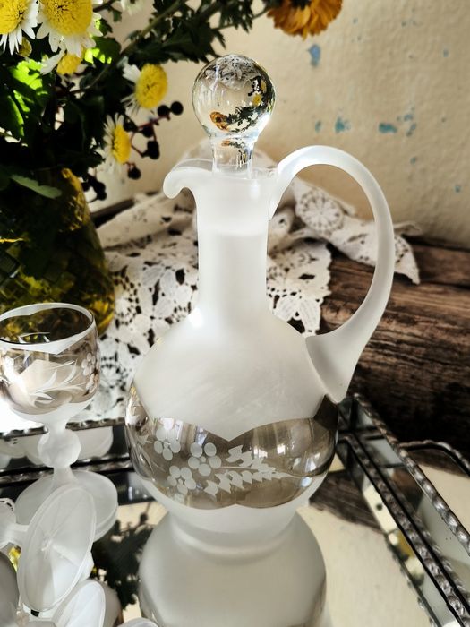 Комплекта шише с чаши