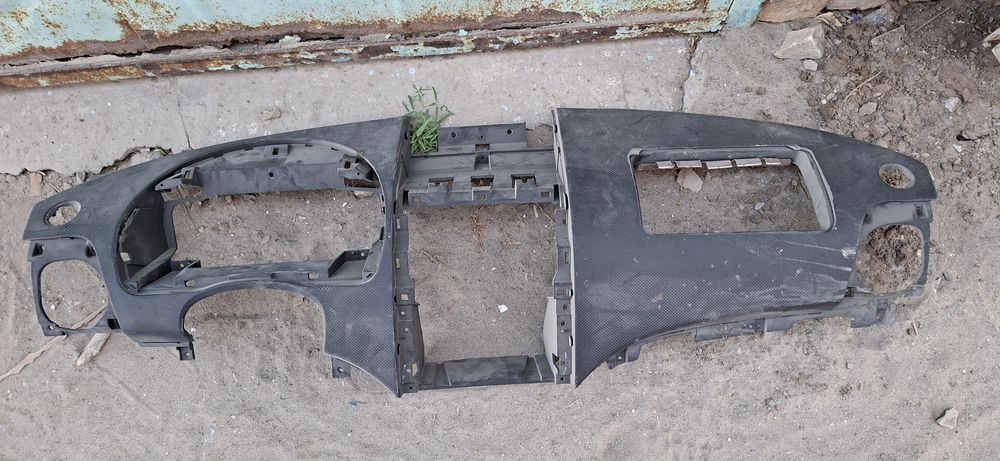 Har hil turdagi buyumlar va jixozlar bor