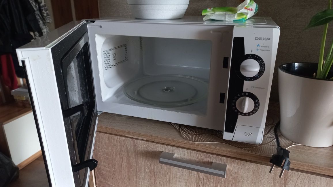 Продам микроволновку DEXP