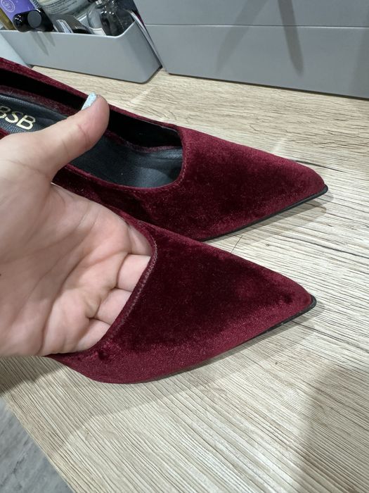 Нови кадифени обувки BSB