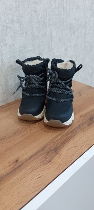 Продам зимние ботинки