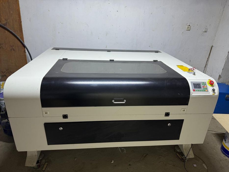 Лазерный станок CO2 Ruida 1390