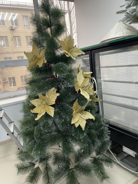 Елочка 180 см ежек, пышная аккуратная елочка, шишки в подарок