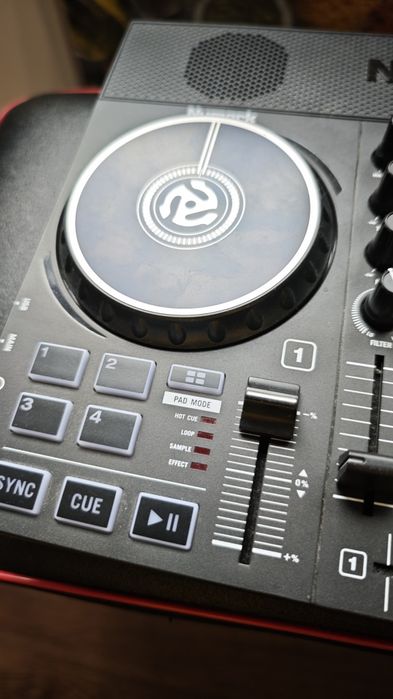 Dj пулт миксер Numark Party Mix Live DJ контролер