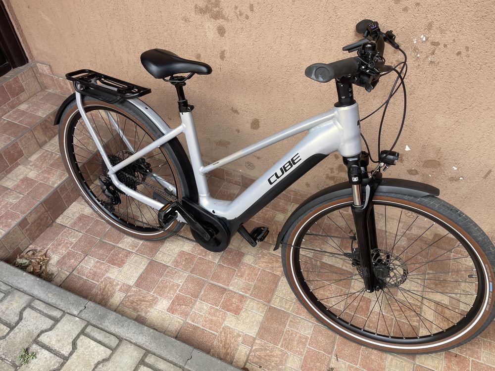 Bicicleta electrica(ebike)Trekking"Cube"Bosch Smart System
