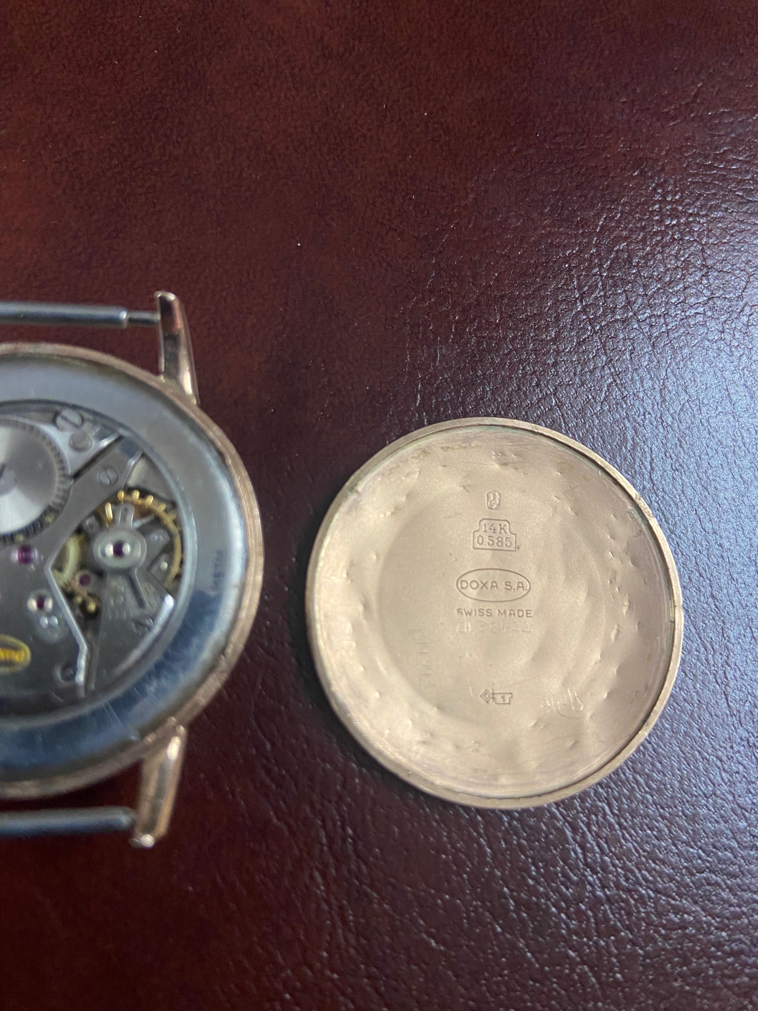 Два златни часовника Doxa 14 карата и пилотски Chronograph 18 карата!