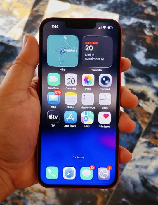 Buna ziua vand IPhone 13