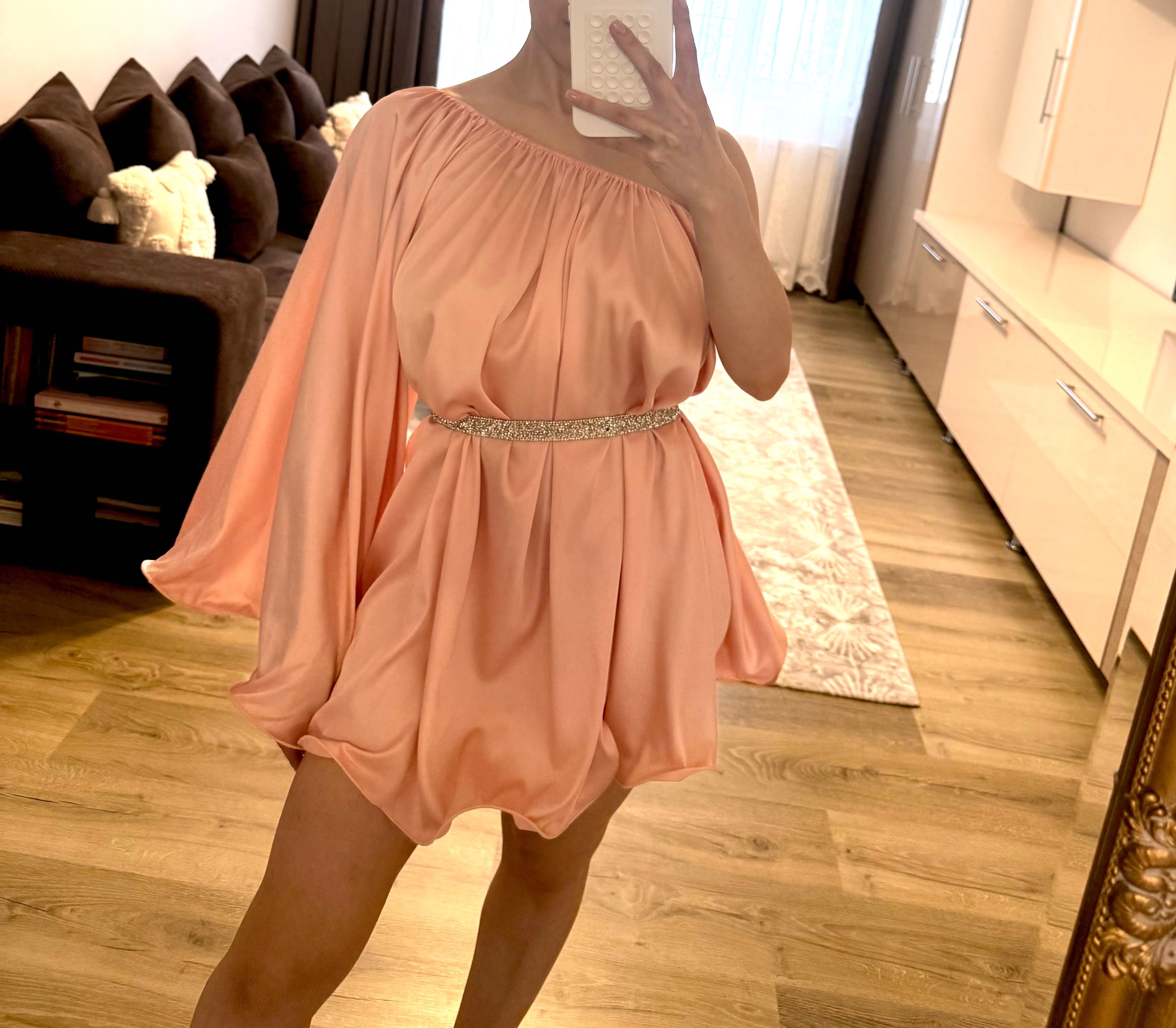 Rochie ESA cu accesoriu în talie