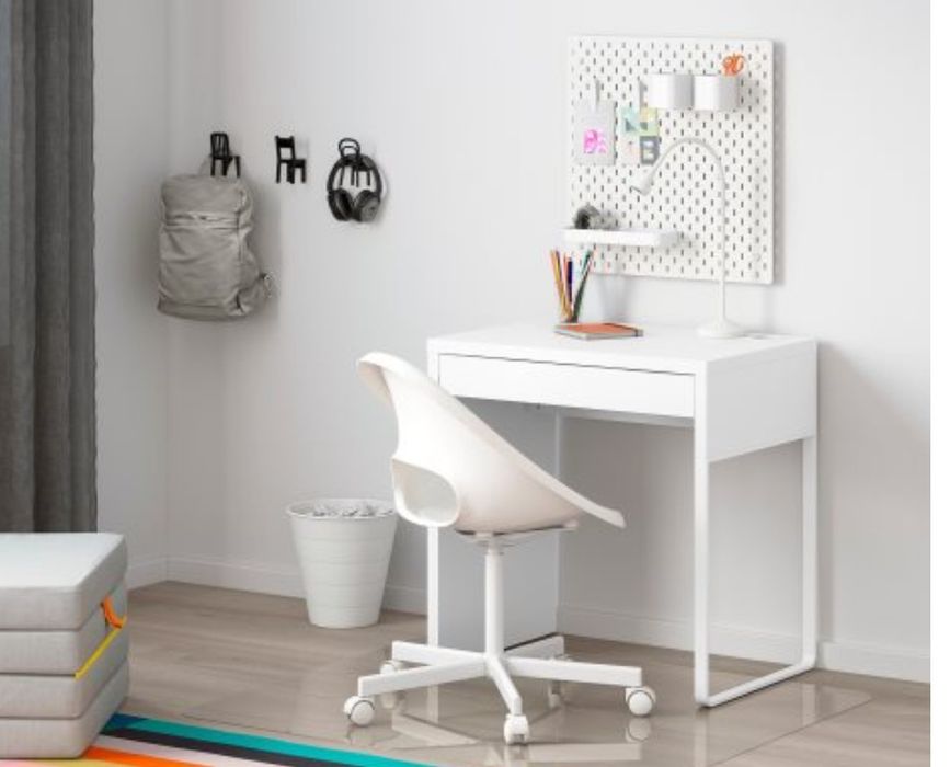 Продавам детско  компютърно  бюро Икеа