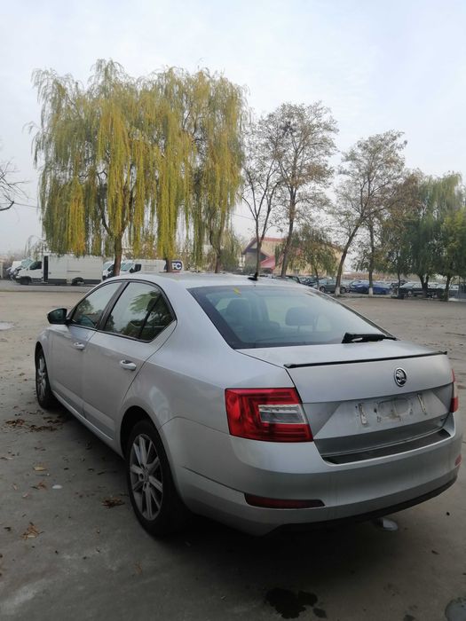 Dezmembram Skoda Octavia 3