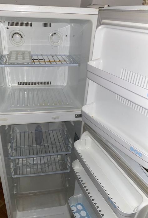 Холодильник двух камерный