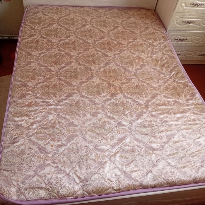 Срочно отдам матрас 140×195