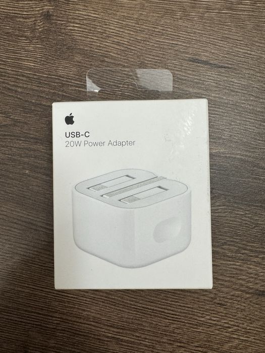 Продам 20W USB-C power adapter для iphone