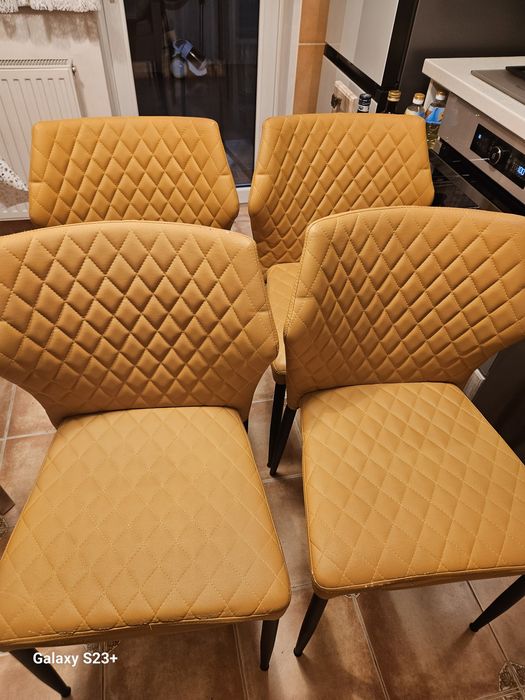 4 Scaune de bucătărie  culoare galben