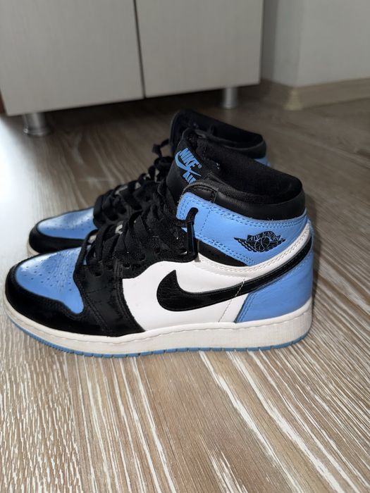 Air Jordan 1 high “UNC Toe “