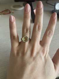 Inel aur alb 14k cu peridot