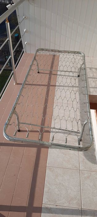 vand pat metalic cu picioare rabatabile italia