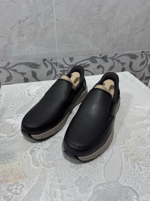 Срочно продается новый оригинальный Skechers