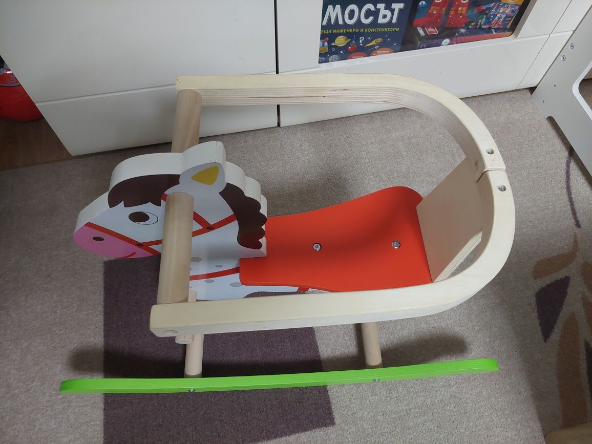 Люлеещ се дървен кон