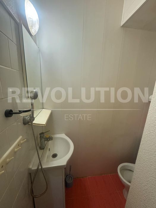 Продава се Четиристаен апартамент в Пловдив, Южен - 90 кв.м за 1489 €/кв.м - Снимка #17