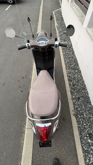 Vespa primavera piaggio scuter