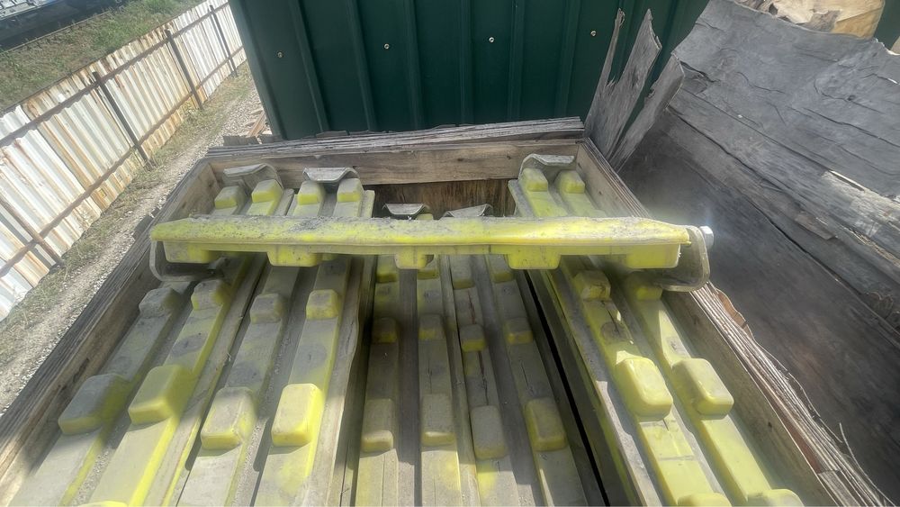 Резиновые накладки на гусеничную технику