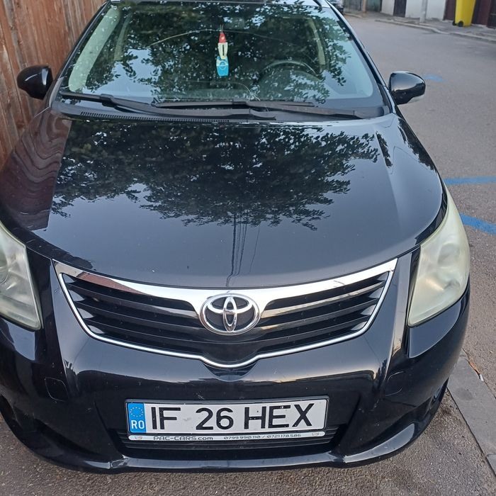 Vând Toyota Avensis