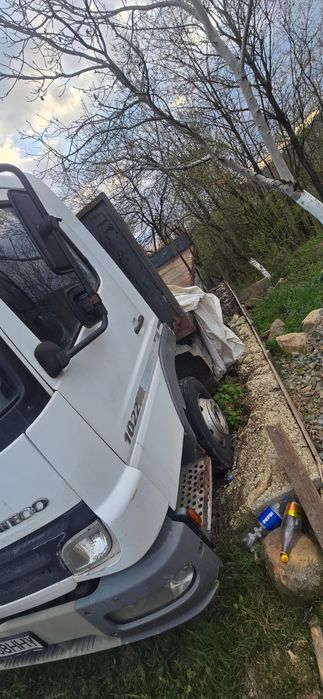 Vând sau dezmembrez