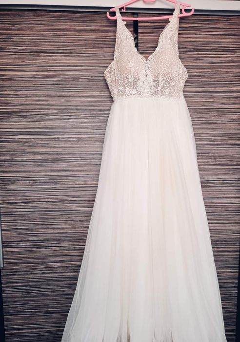 Vând rochie de mireasă