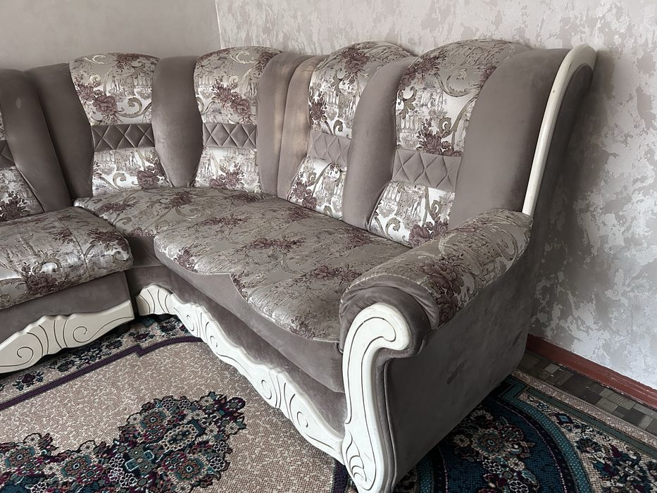 Диван в гостинную