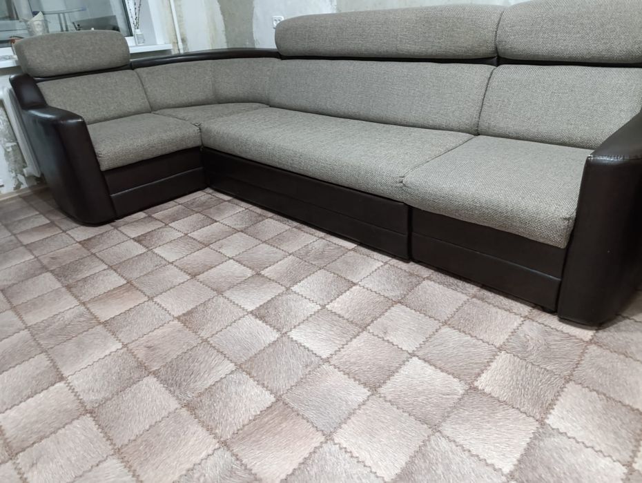 Диван угловой в отличном состоянии