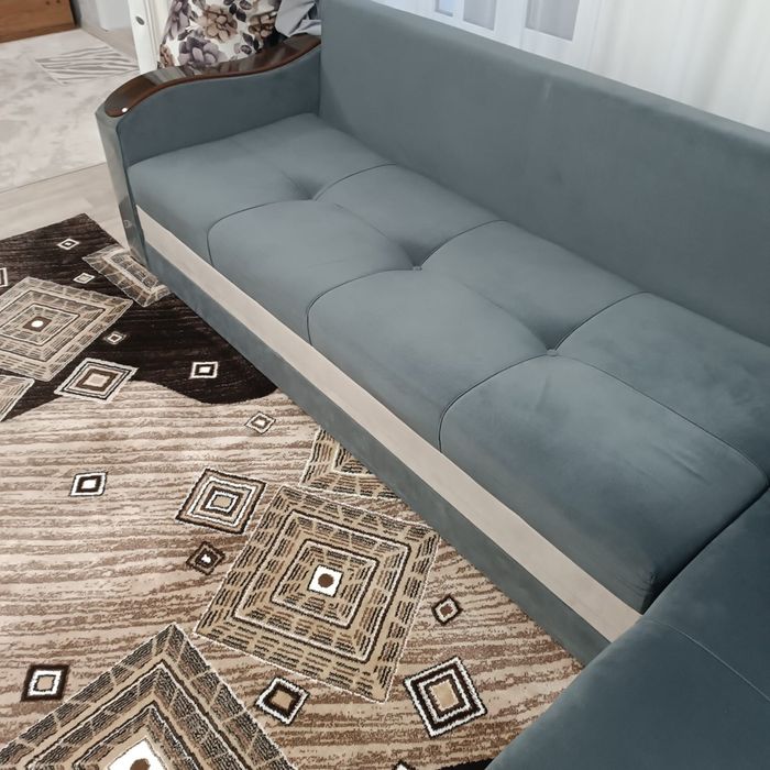 Продам диван угловой в отличном состоянии