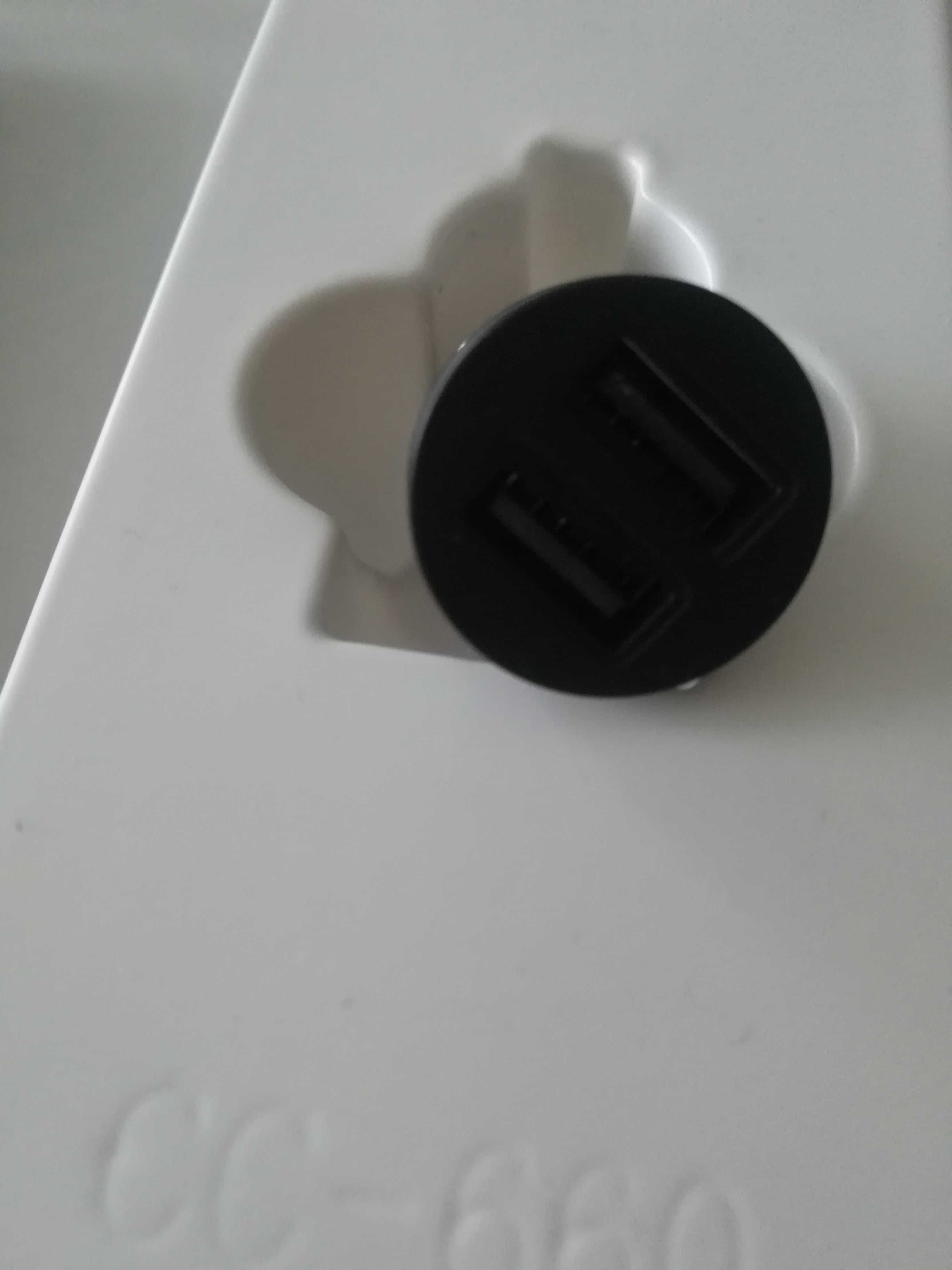 Зарядно устройство за автомобил Xmart 2 x USB, 2.4А