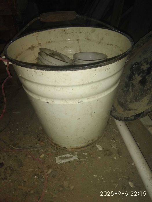 Продаётся ведро с пиалками