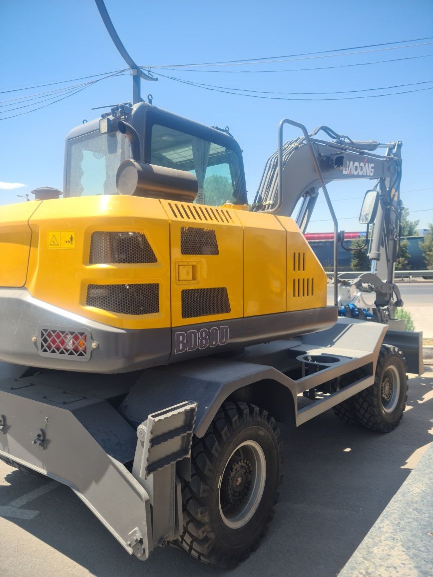 Экскаватор БАОДИНГ 0.3куб