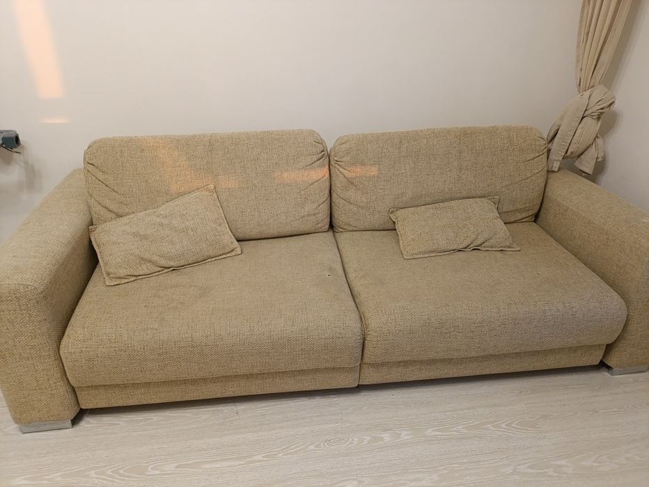 Диван в плохом состоянии