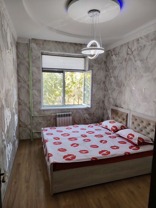 Сдаëтся 2х комнатная на втором этаже кирпичном доме