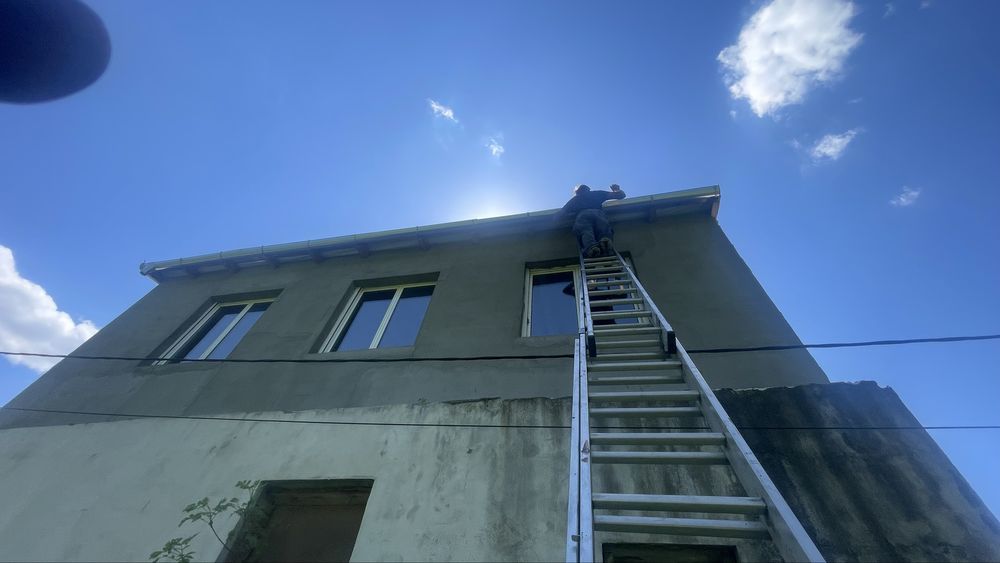 Horn Scocuri Aticuri  acoperisTigla jgheaburi  cos de fum