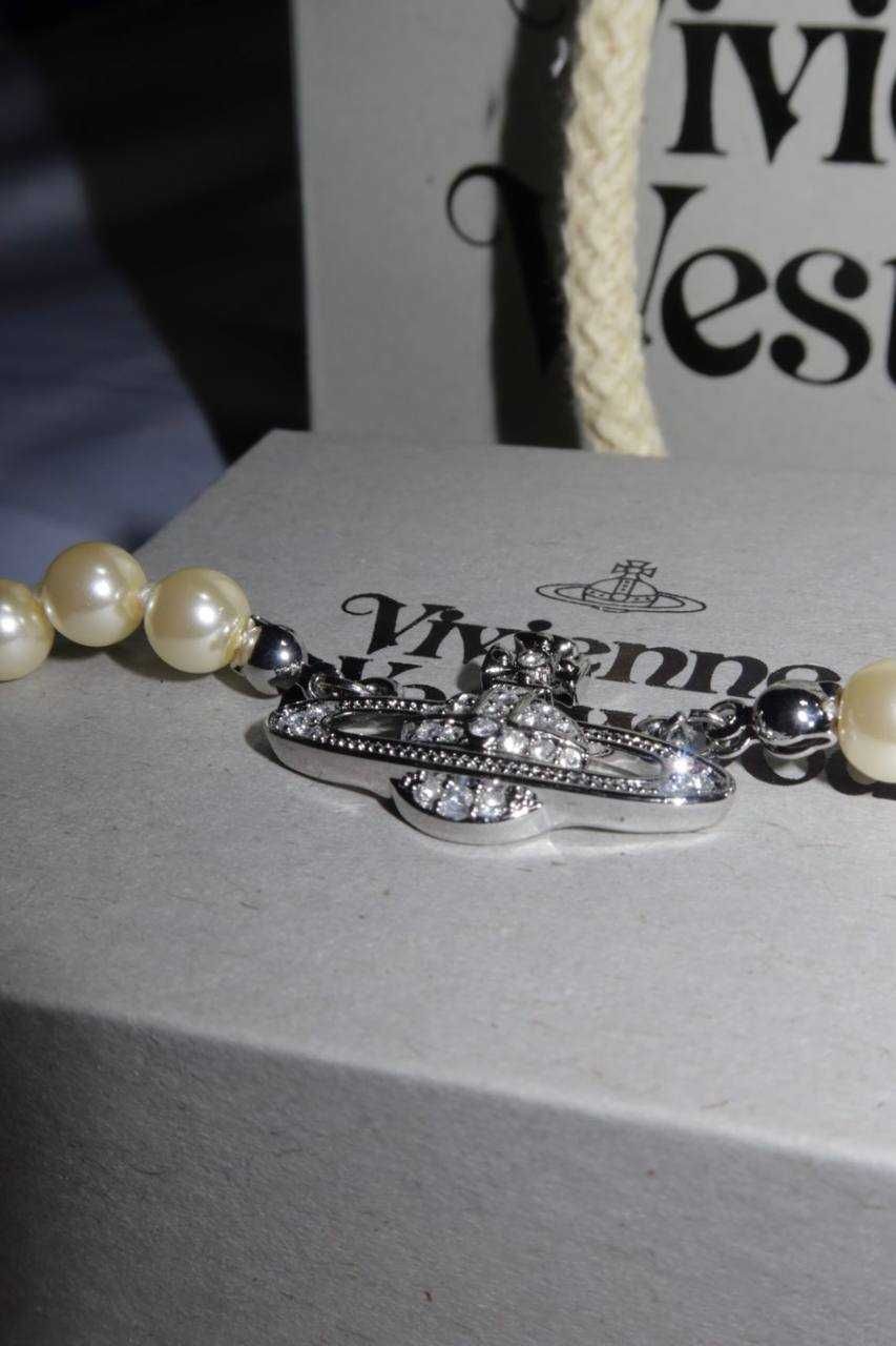 Vivienne Westwood Mini Bas Relief Pearl choker