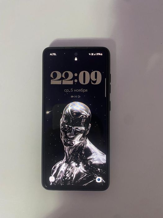 Самсунг галакси а52 без никаких минусов полный экран работает хороший